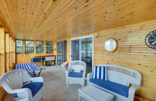 Lakefront Sister Lakes Vacation Rental with Dock! - Foto 25