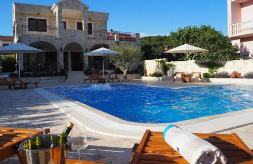 Villa Ludilo mit 4 Apartments in Poljica - Marina bei Trogir Split - Photo 58