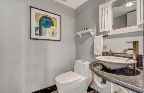 Oak Hills Estate Luxe Forest Escape Near USAFA - Foto 23