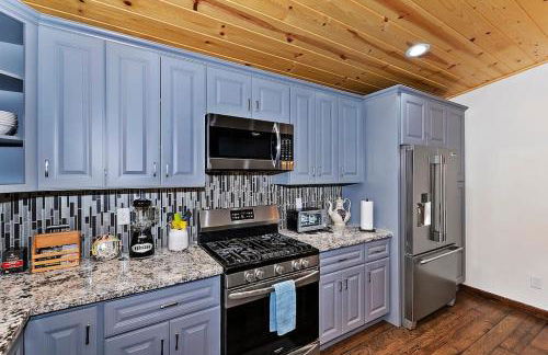 Stylish Elysian Big Bear Cabin w Enclosed backyard - Foto 23