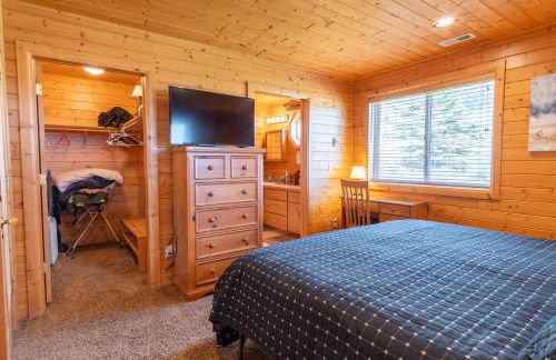 Cozy Henrys Lake Escape - 20 Miles to Yellowstone! - Foto 12