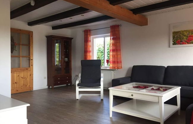 Farsighted Modern Retreat - Photo 10