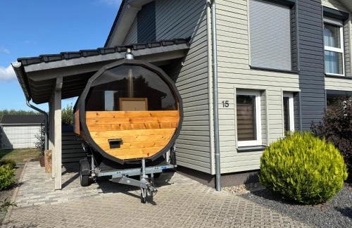 Wood&Stone - Modernes Haus in Seenähe am Tankumsee mit Terrasse, Outdoorküche, Kamin, Homeoffice Bereich & voll ausgestatteter Küche im Naherholungsgebiet - Foto 1