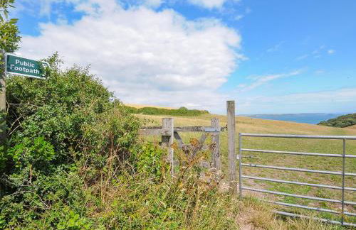 Midway Lodge - Photo 26