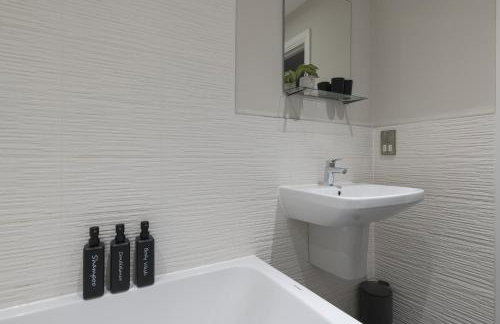 Perfect for Silverstone - Stylish 2BR - Free Parking - Foto 11