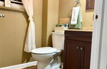 Cozy Cabin Vibe in the City - Foto 7