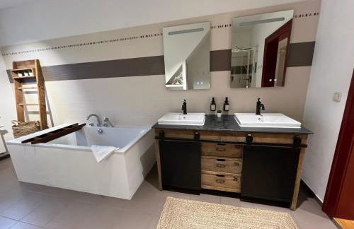 Feine Wohn und Schlafstuben im Herrenhaus I UNESCO Welterbe I Parkplatz I Erzgebirge I Waldbühne - Foto 22