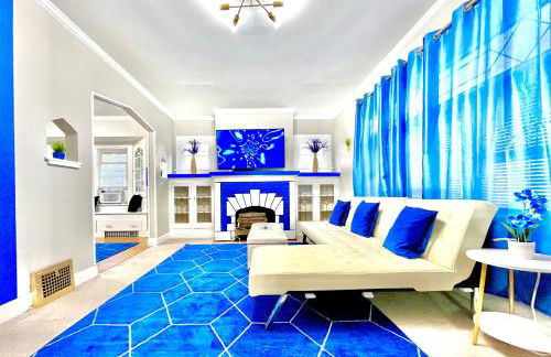 The Sapphire Haven - Your Old Brooklyn Oasis Awaits Families, Couples, Business Travelers Near Downtown With Parking, 300 MB WiFi & Self Check-In - Foto 2