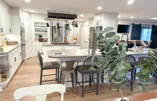 Group House Sleeps 26 THE ATTIC - 2 Miles to Cedar Point - Foto 6