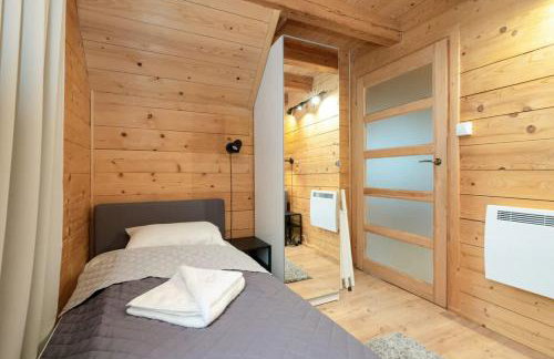 Rodzinny Dom z Ogrodem i Parkingiem z 3 Sypialniami by Noclegi Renters - Foto 2