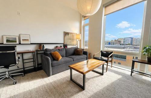 Modern 1BR Apt with Rooftop, Gym, and Parking - Foto 4