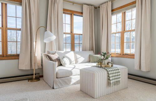 8BR Luxury Maplewood Manor, Hot Tub & Fire Pit - Foto 36