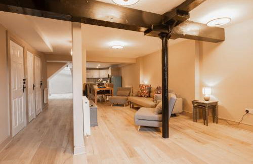 Newly Renovated 4 bed in Tarvin, Near Chester - Sleeps up to 15 - Foto 28