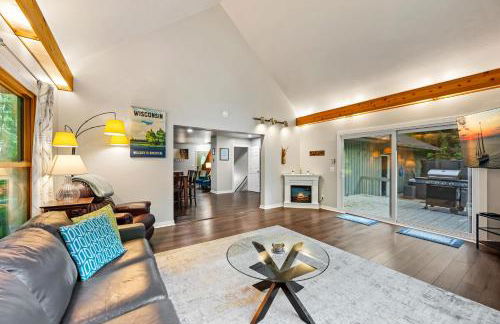 Scandia - Hot Tub, Arcade, Dog-Friendly, and Walk to Marina! - Foto 6