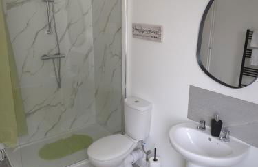 Charming 3-Bedroom House - Prime Location in Wolverhampton! - Foto 12