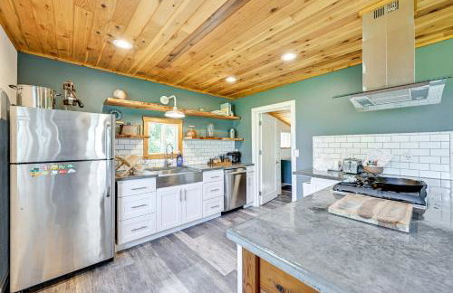 Walk to Beach Creek-Front Sekiu Home with Fire Pit! - Foto 4