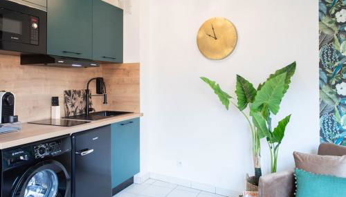 L44 1BDR Flat 10mins walk to port/Balcon, Parking, AC - Foto 4