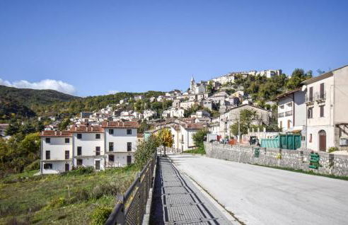 4 Bedroom Stunning Home In Montenero Val Cocchiar - Foto 2