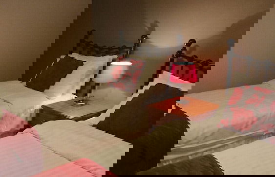 Victoria Cloisters Apartments - Photo 2