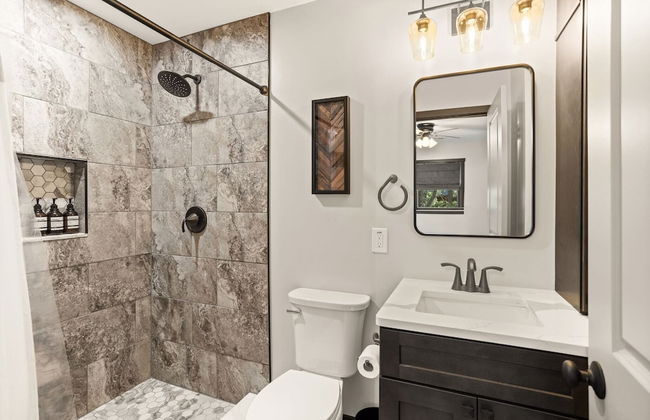 The Breck by Avantstay Modern 6bdr Cabin w/ Hot Tub & Game Room - Foto 14