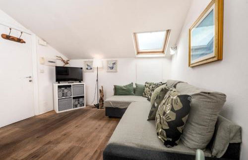 049 - Attico ELEGANTE, 10 minuti a piedi da MARE e SPIAGGIA - POSTO AUTO PRIVATO GRATIS - Foto 21