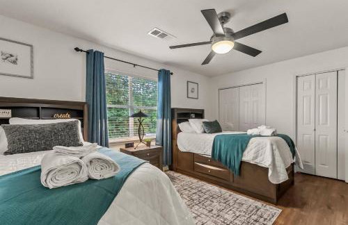 Day Dreamer minutes to Stadium with Fire pit and Parking - Foto 18