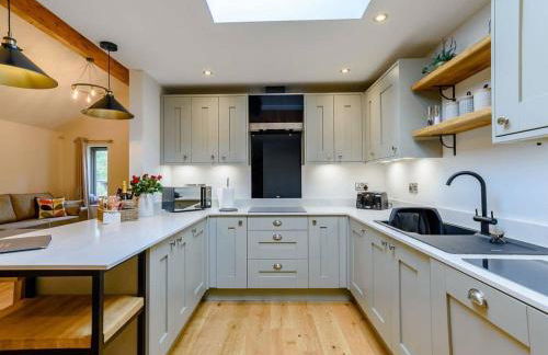 Rinstone Lodge, Thornton-Le-Dale. Moors cottage with hot tub - Foto 6