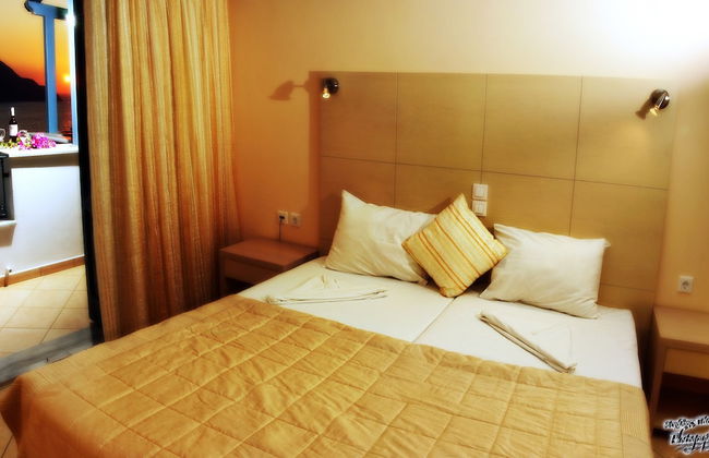 Elena Village - Photo 3