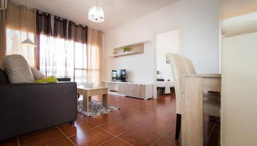 Holidays2Torremolinos Apartamento de 3 dormitorios con terraza y piscina comunitaria - Foto 4