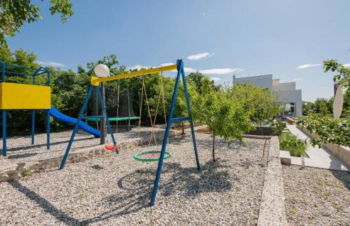 Cozy Home In Veliki Brocanac - Foto 22