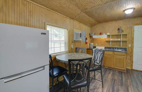 Serene Briceville Vacation Rental Cabin with Grill! - Foto 7