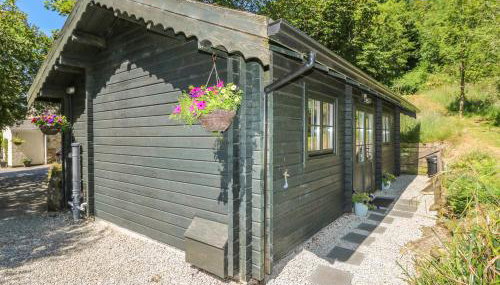 Pond Cabin - Photo 3