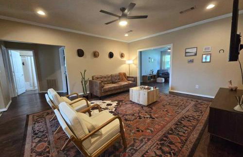 4 bedroom pet friendly grill under 5 min to airport and Choctaw Casino - Foto 7