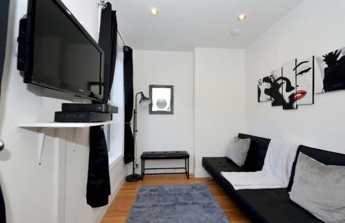 Cityscape 2 Bedroom Unit Prime Location - Photo 9