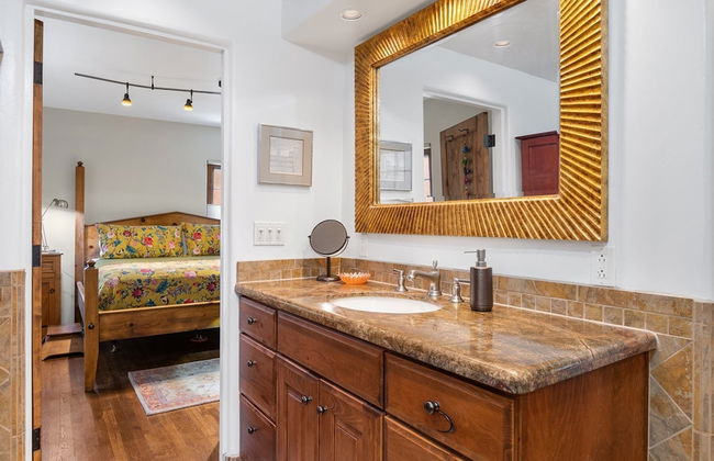 Casa O'keeffe - Five-minute Walk to The Plaza, Quiet Neighborhood, Comfort and Convenience - Foto 1