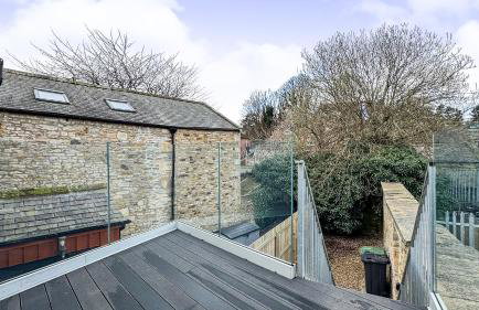 The Oak Apartment - Photo 20