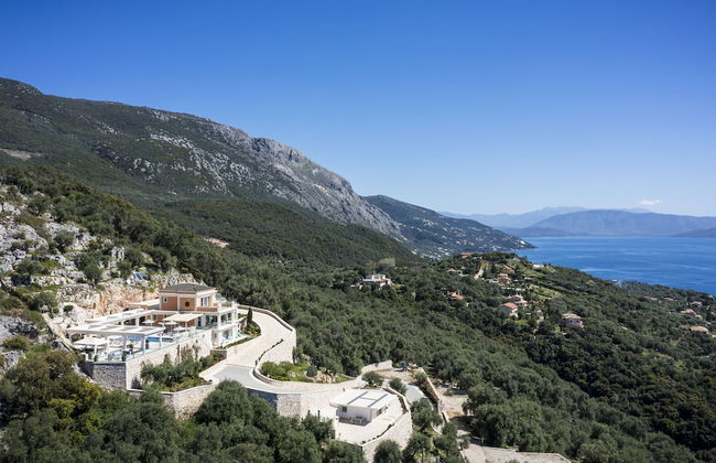 Villa Monte Leone by Konnect with Pool, Hot Tub, Spa Room & Stunning Seaview - Photo 43