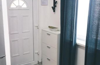 Newly adapted Studio 88 with free parking - Photo 20
