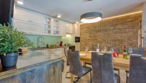 Stone Villa Galant with Pool - Happy Rentals - Foto 5