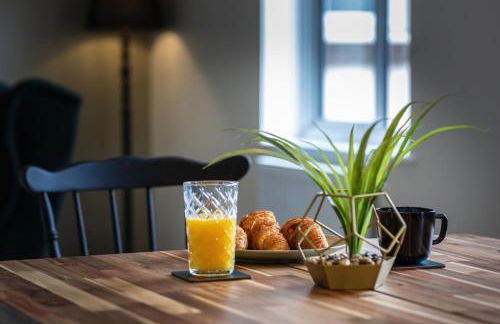 4 Bed City House with Private Garden and Parking - Foto 5