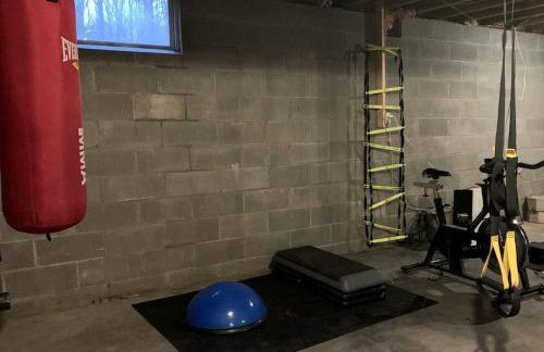 Cozy Cabin near Lake Ontario Ideal for a Family Retreat - Photo 18