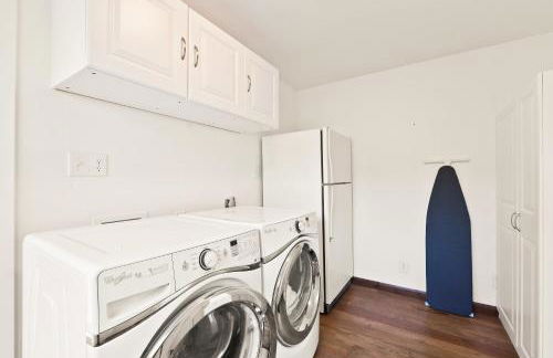 Lux Fly-Fishing Haven near Glacier Park - Hot Tub - Foto 26