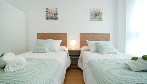 GALIHOST - Apartamentos con parking frente a la playa - Foto 5