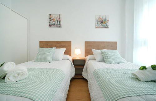 GALIHOST - Apartamentos con parking frente a la playa - Foto 5