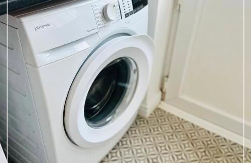 Bright 4BR Home - National Museum, Highfields Park, Uni & City Centre - Sleeps 8 - Photo 6