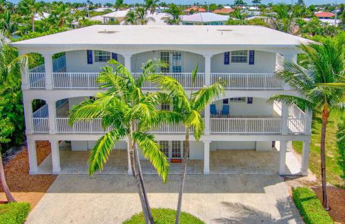 Oceanside Manor- Expansive Waterfront Pool Home, 30' Dock - Foto 57