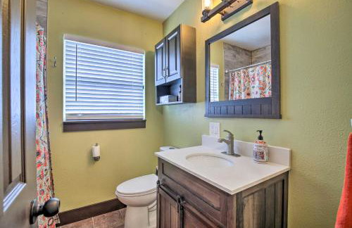 Tropical Palm Harbor Retreat with Lanai and Patio! - Foto 13