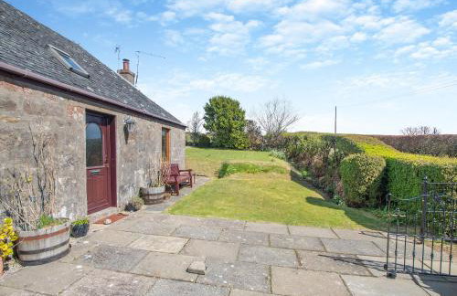 Kilbride Cottage-Uk46886 - Photo 1