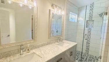 Contemporary, newly renovated and great location - Foto 5, Shower