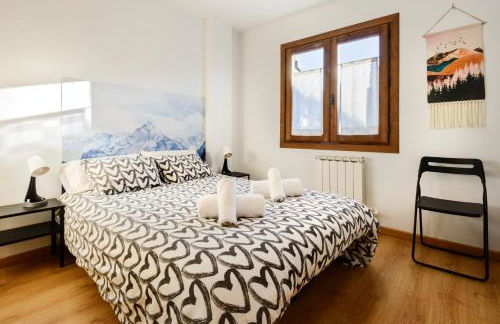 Apartamento de montaña y ESQUÍ en el Pirineo Aragonés, Villanúa - WIFI - Photo 9